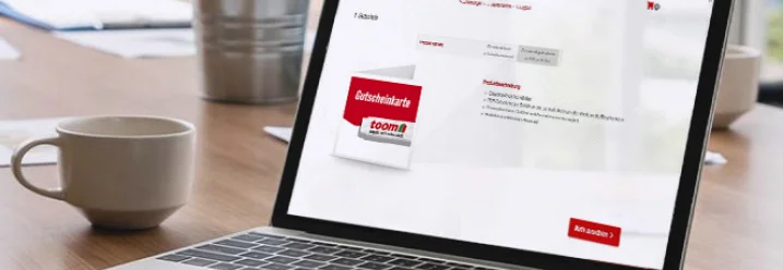 Laptop auf Tisch